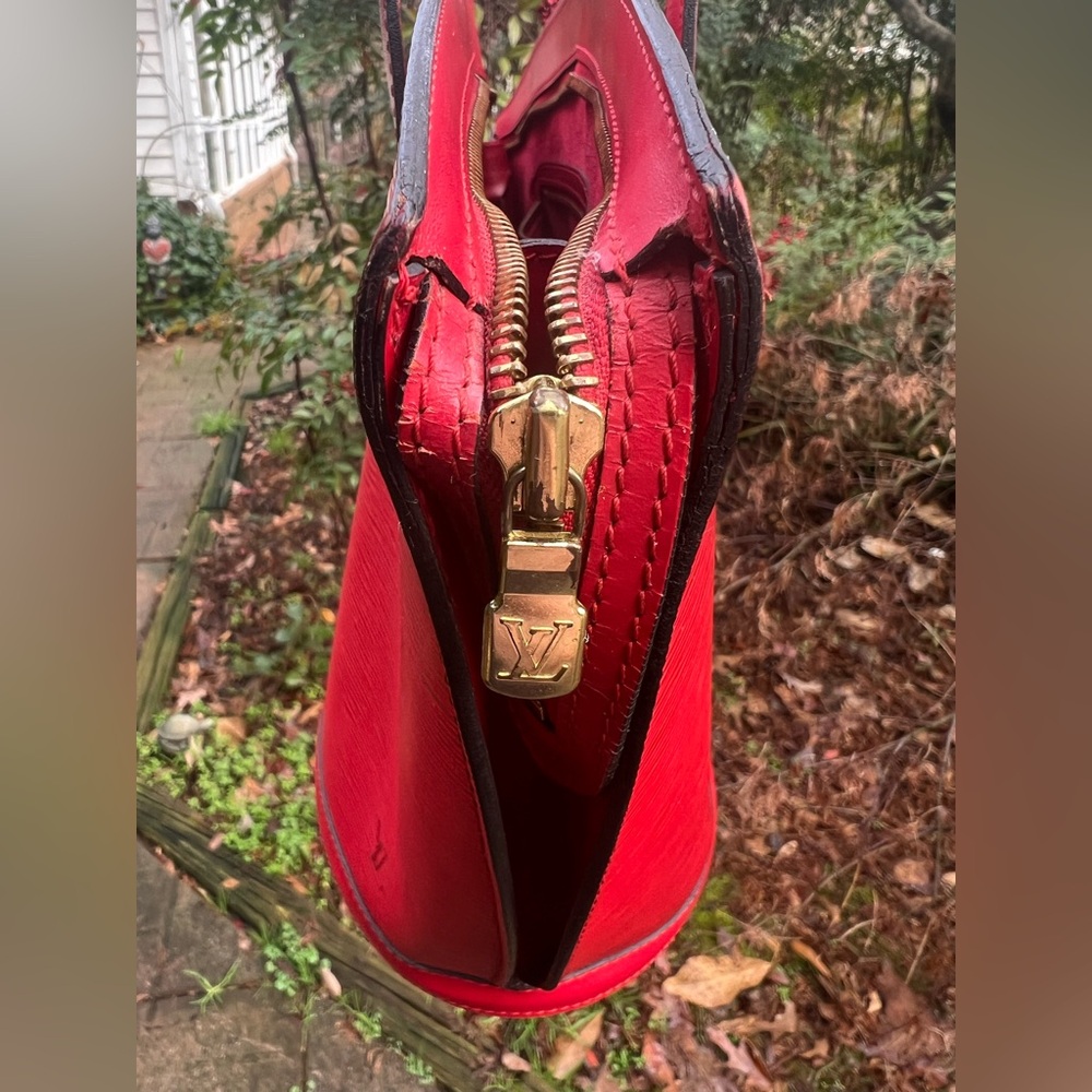 Authentic Louis Vuitton St-Jacques PM Red Epi Leather Shoulder Bag w/ Dust Bag - Picture 9 of 16